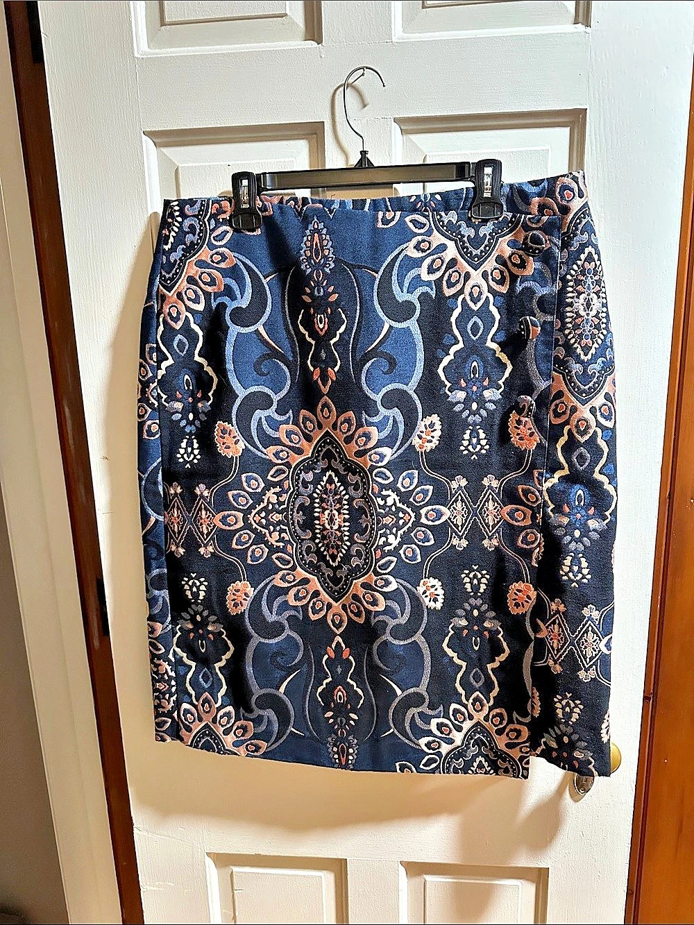 NWT Halogen Paisley Skirt in Blue & Black Size 16